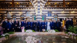 السفير الموريتاني في دمشق يلقي قصيدة في مأدبة إفطار دبلوماسية ويشيد بالثورة السورية